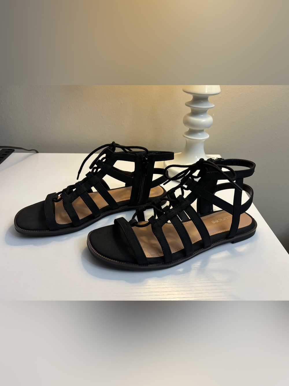 NWOT 7.5 Maurices SuperCush Cassidy Caged Gladiator Sandals Black